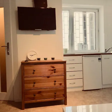 P11 Apartment *